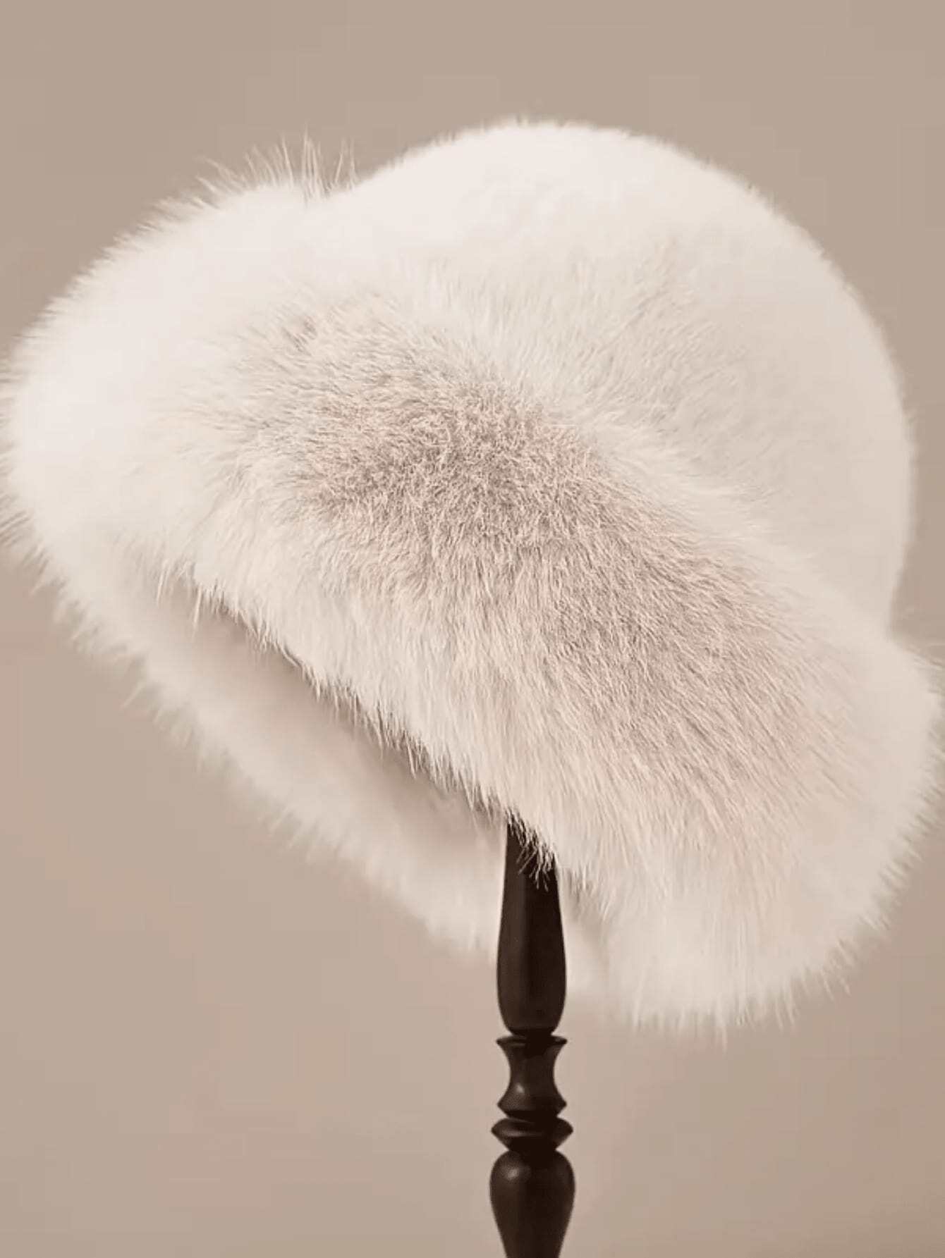 1pc Elegant Solid Color Soft Fleece Spliced Fluffy Trim Warm Windproof Winter Hat350