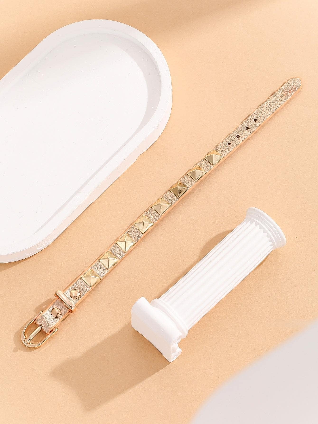 1pc Women's Rocker Pu Leather Triangle Rivet Motorcyle Bracelet