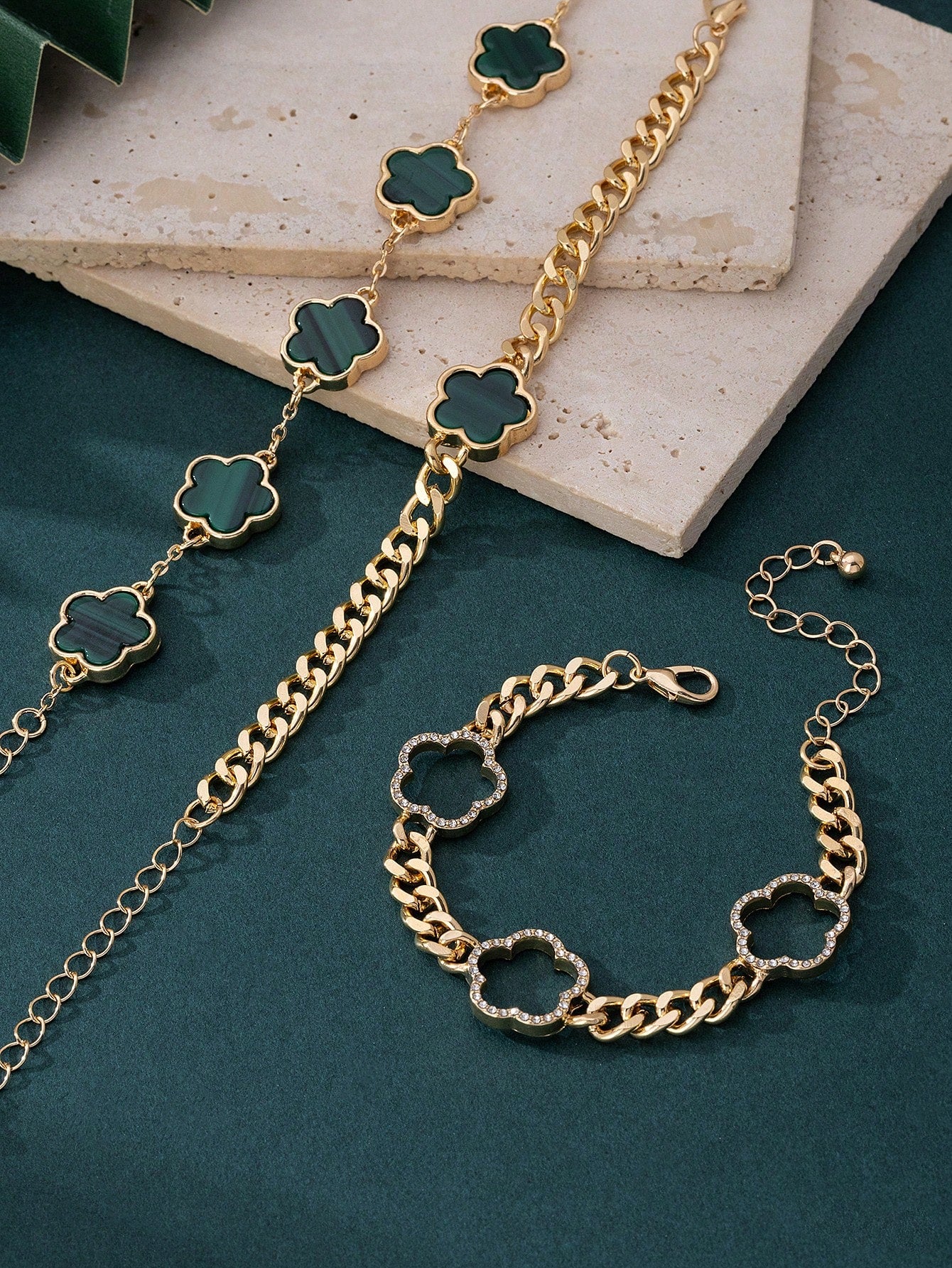 3pcs Set Women Rhinestone Embellished Thick Chain Green Clover Charm Bracelets