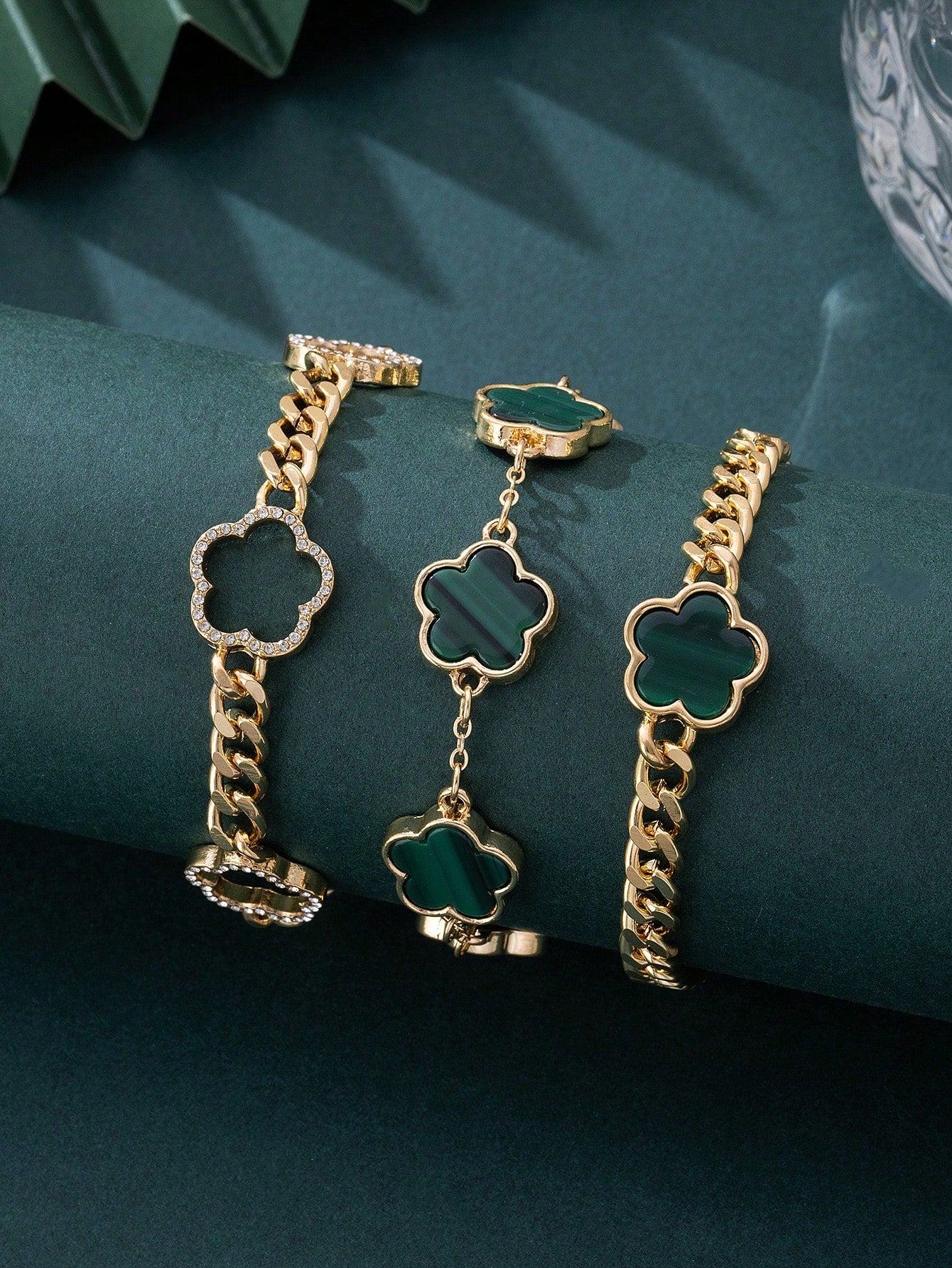 3pcs Set Women Rhinestone Embellished Thick Chain Green Clover Charm Bracelets