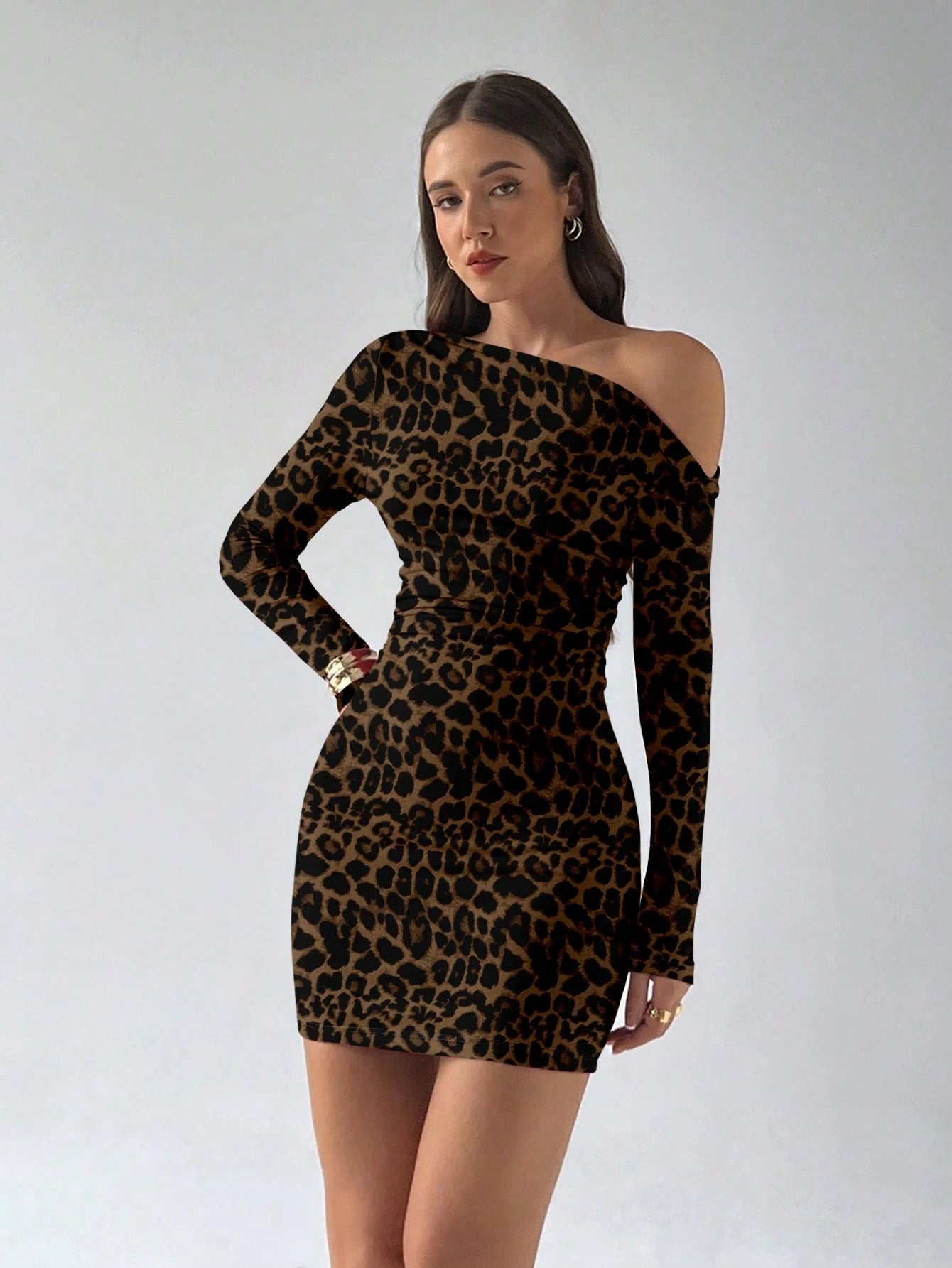 Aloruh Women's Sexy Leopard Print Ruched Waist Asymmetric-Shoulder Bodycon Mini Dress