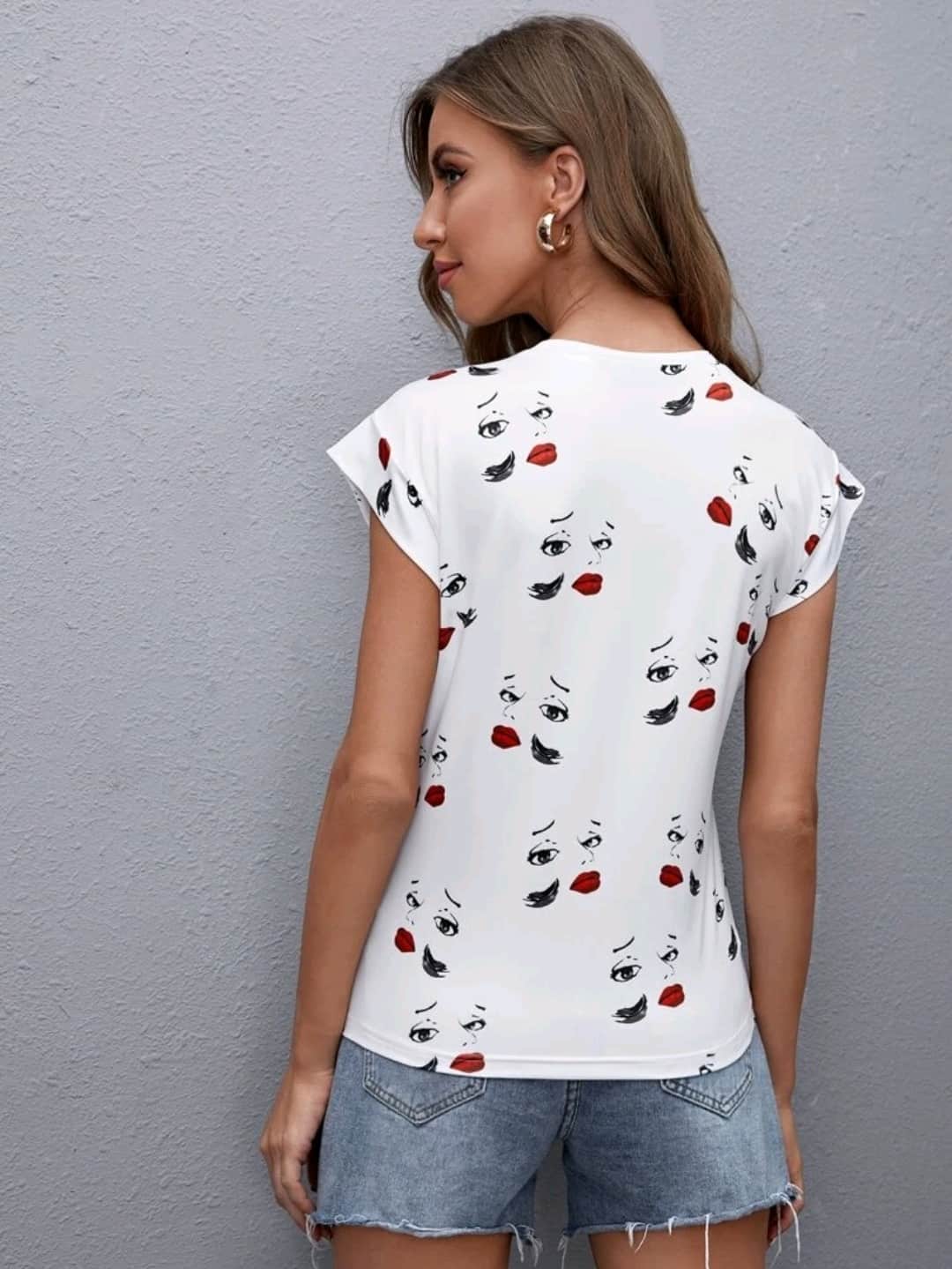 SHEIN Figure Graphic Tee