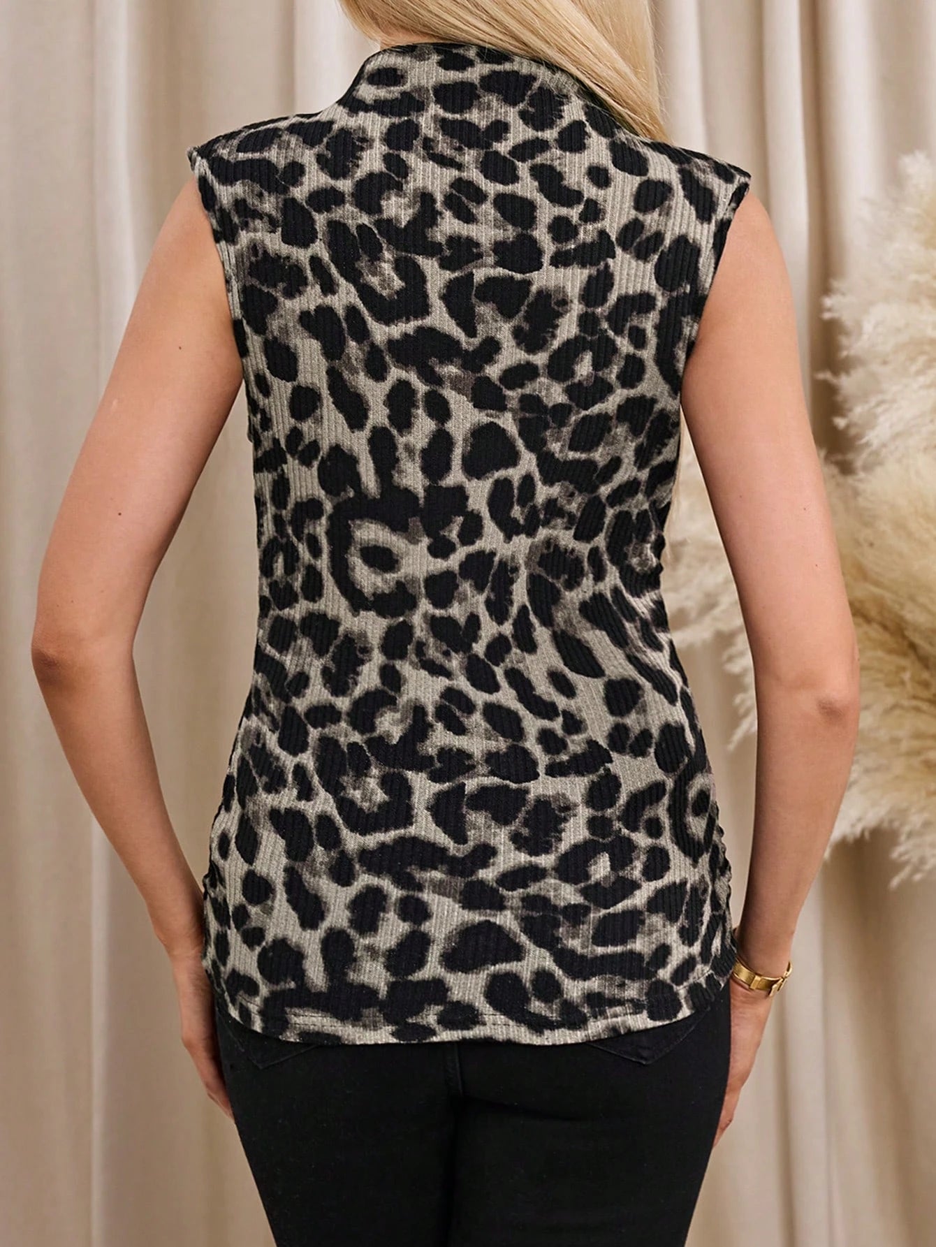 Lavishia Women Chic Leopard Print Mock Neck Sleeveless Top