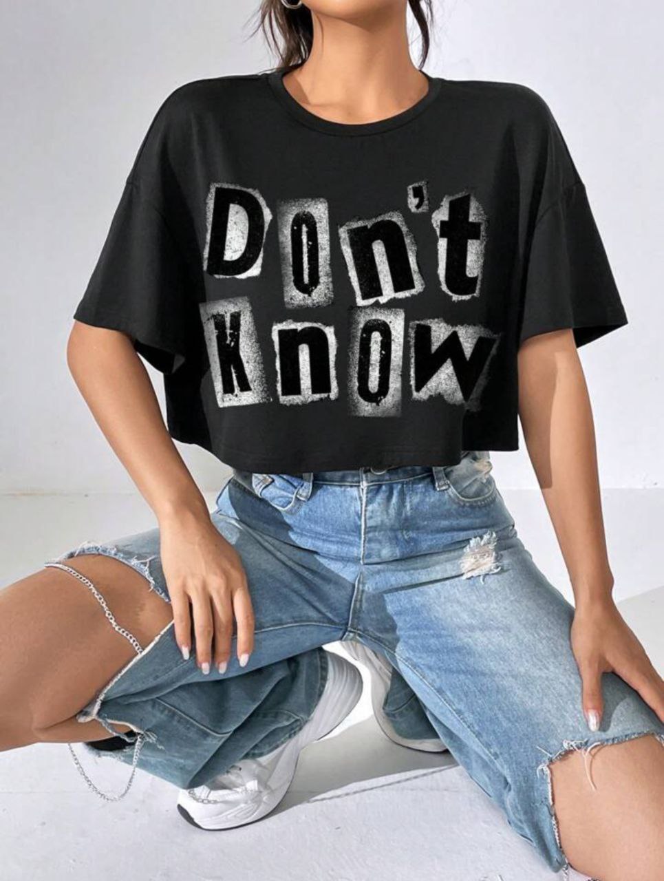SHEIN EZwear Slogan Graphic Drop Shoulder Crop Tee